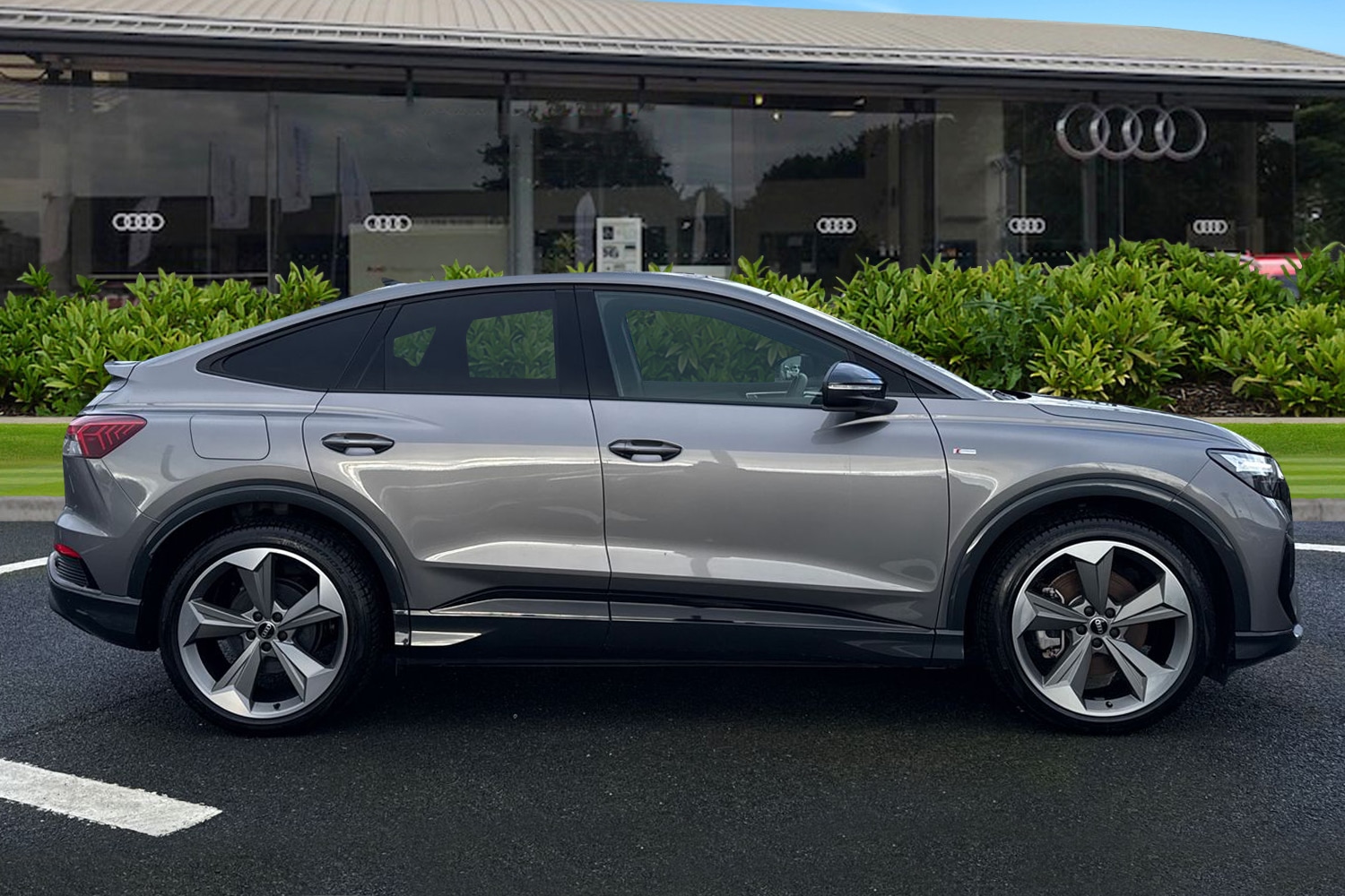 Used Audi Q4 e-tron 2025 for sale - 77368682: Photo 3