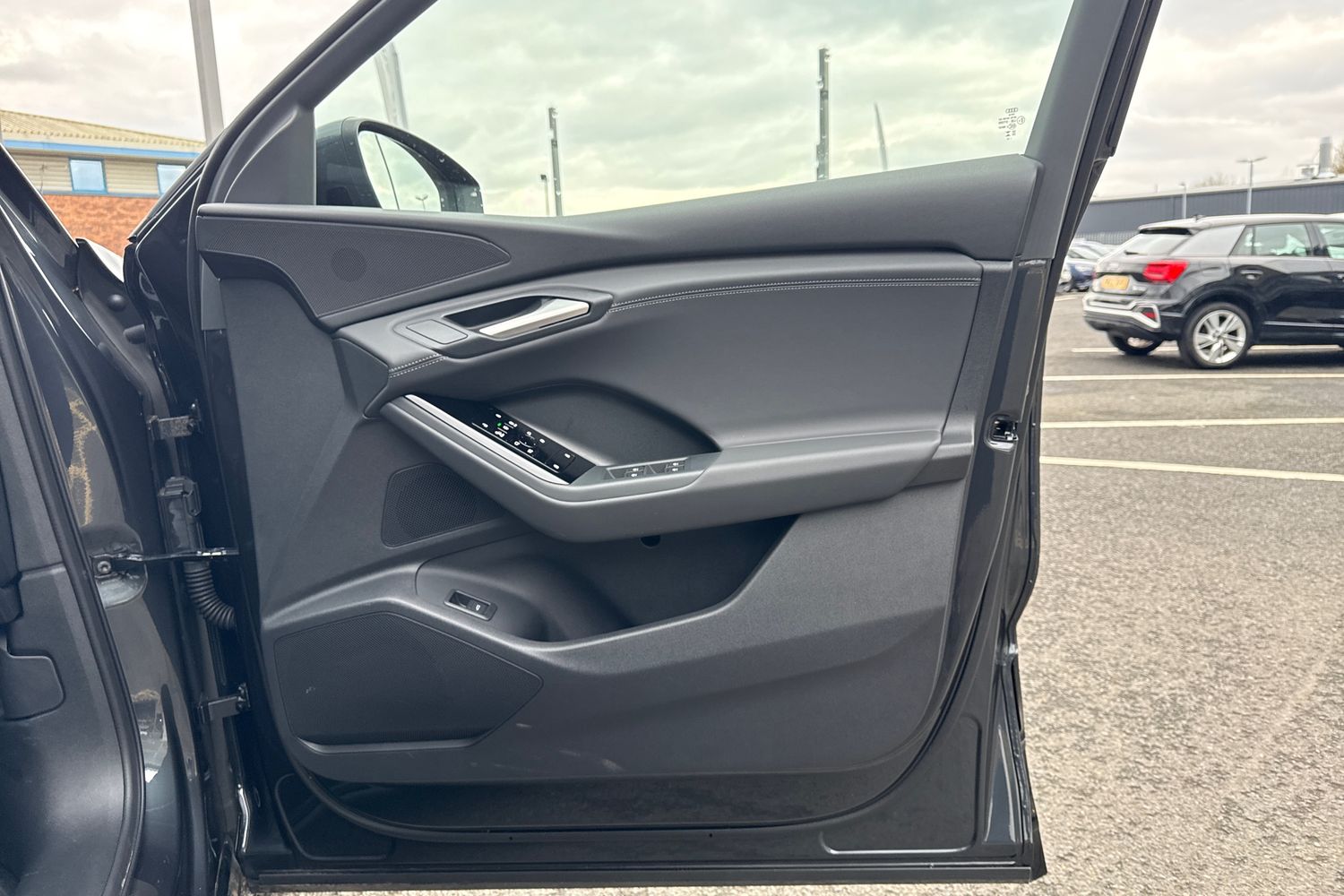 Used Audi Q6 e-tron 2024 for sale - 77287158: Photo 47