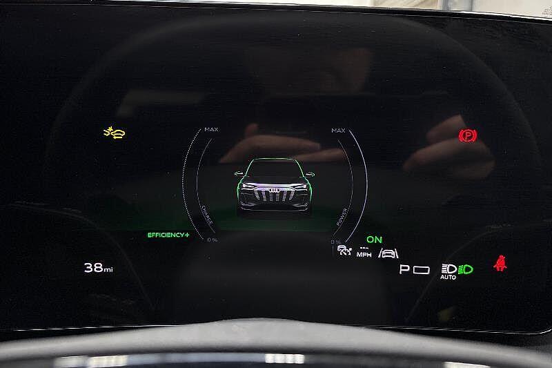 Used Audi Q6 e-tron 2025 for sale - 76438860: Photo 12