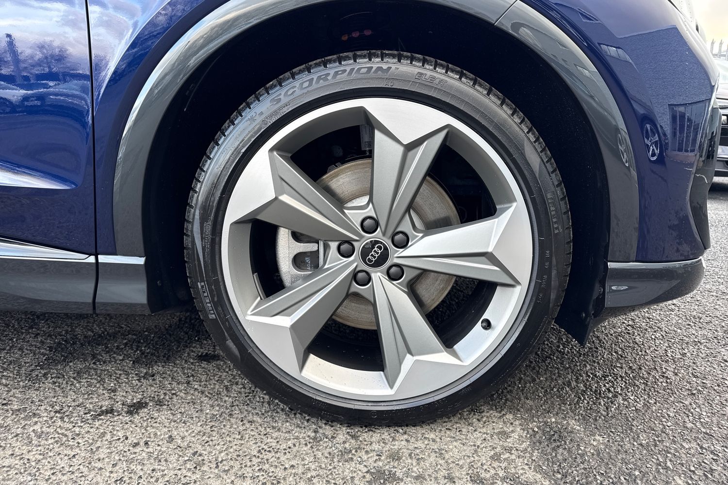 Used Audi Q4 e-tron 2025 for sale - 76968042: Photo 12