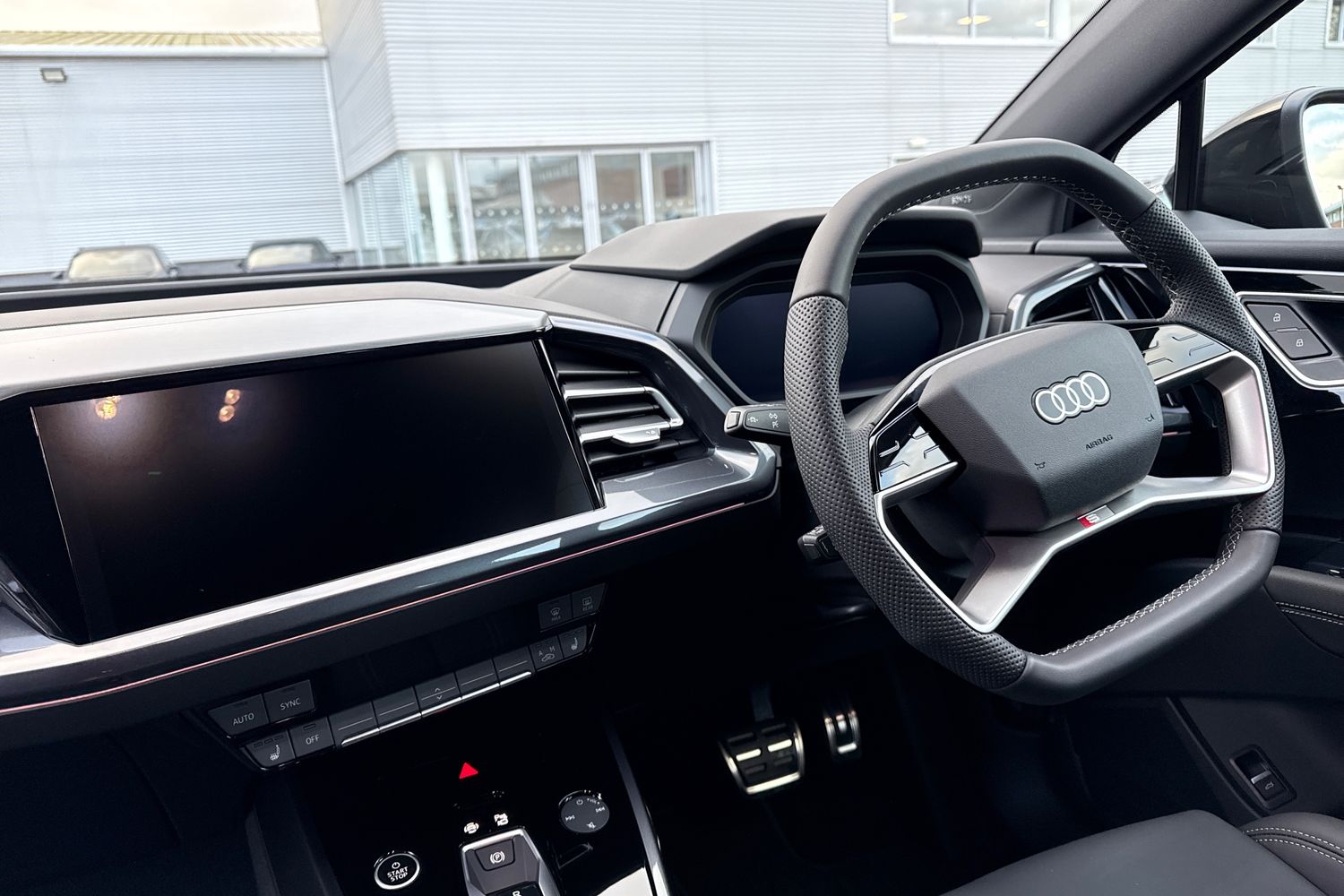 Used Audi Q4 e-tron 2025 for sale - 76968042: Photo 17