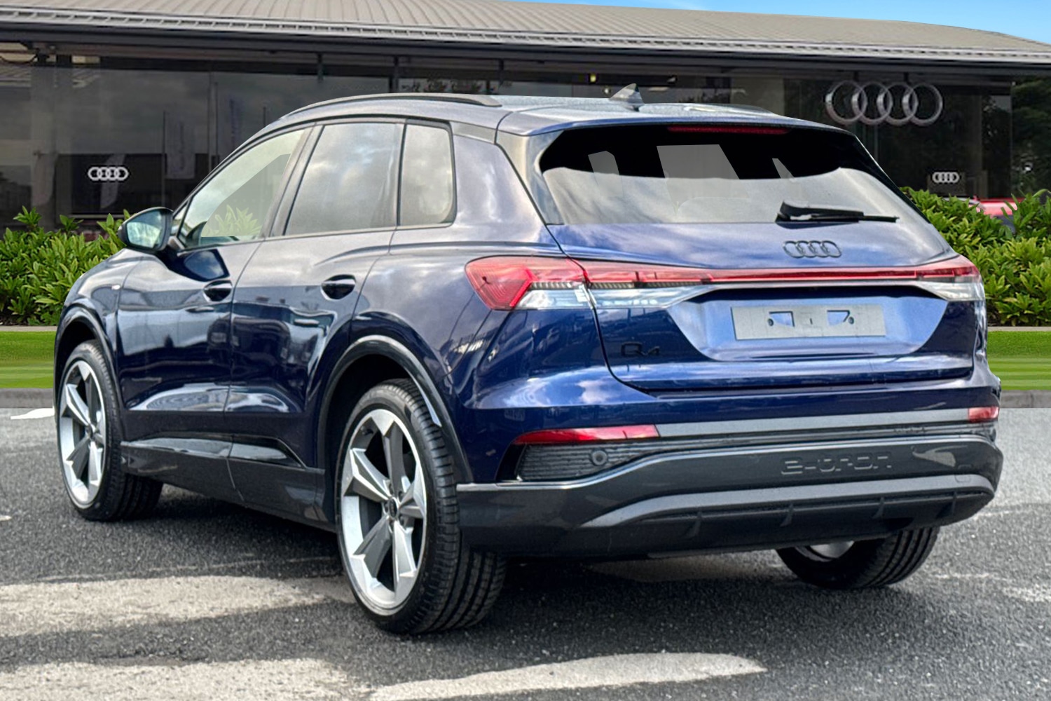 Used Audi Q4 e-tron 2025 for sale - 76968042: Photo 2