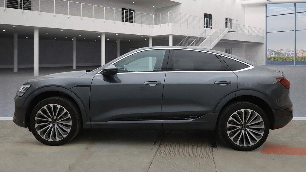 Used Audi Q8 e-tron 2024 for sale - 77083961: Photo 7