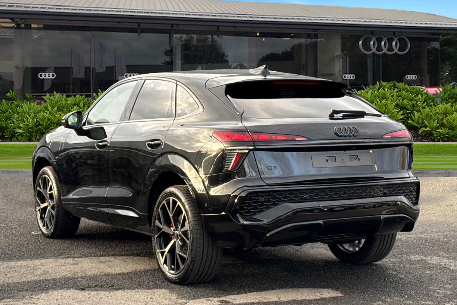 Used Audi Q3 2025 for sale - 76968086: Photo 2