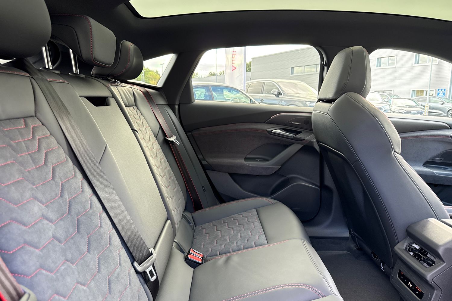 Used Audi A6 e-tron Avant 2025 for sale - 76636923: Photo 36