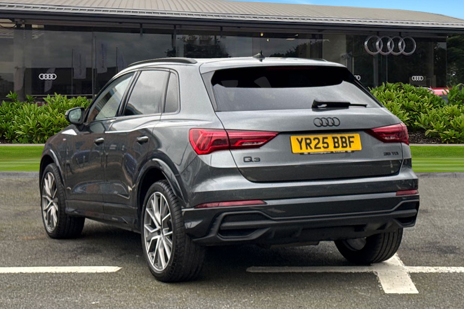 Used Audi Q3 2025 for sale - 77334260: Photo 2