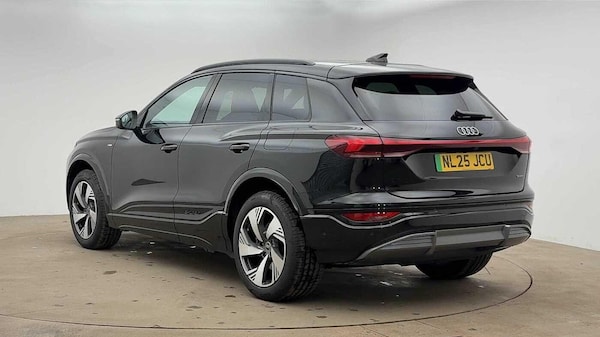 Used Audi Q6 e-tron 2025 for sale - 76274575: Photo 2