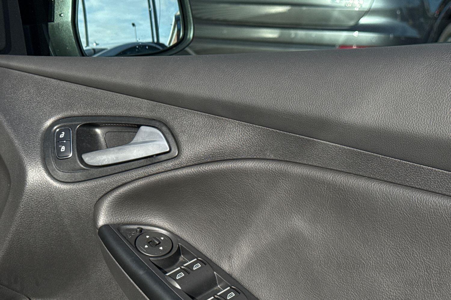 Used Ford Focus 2018 for sale - 76353080: Photo 17
