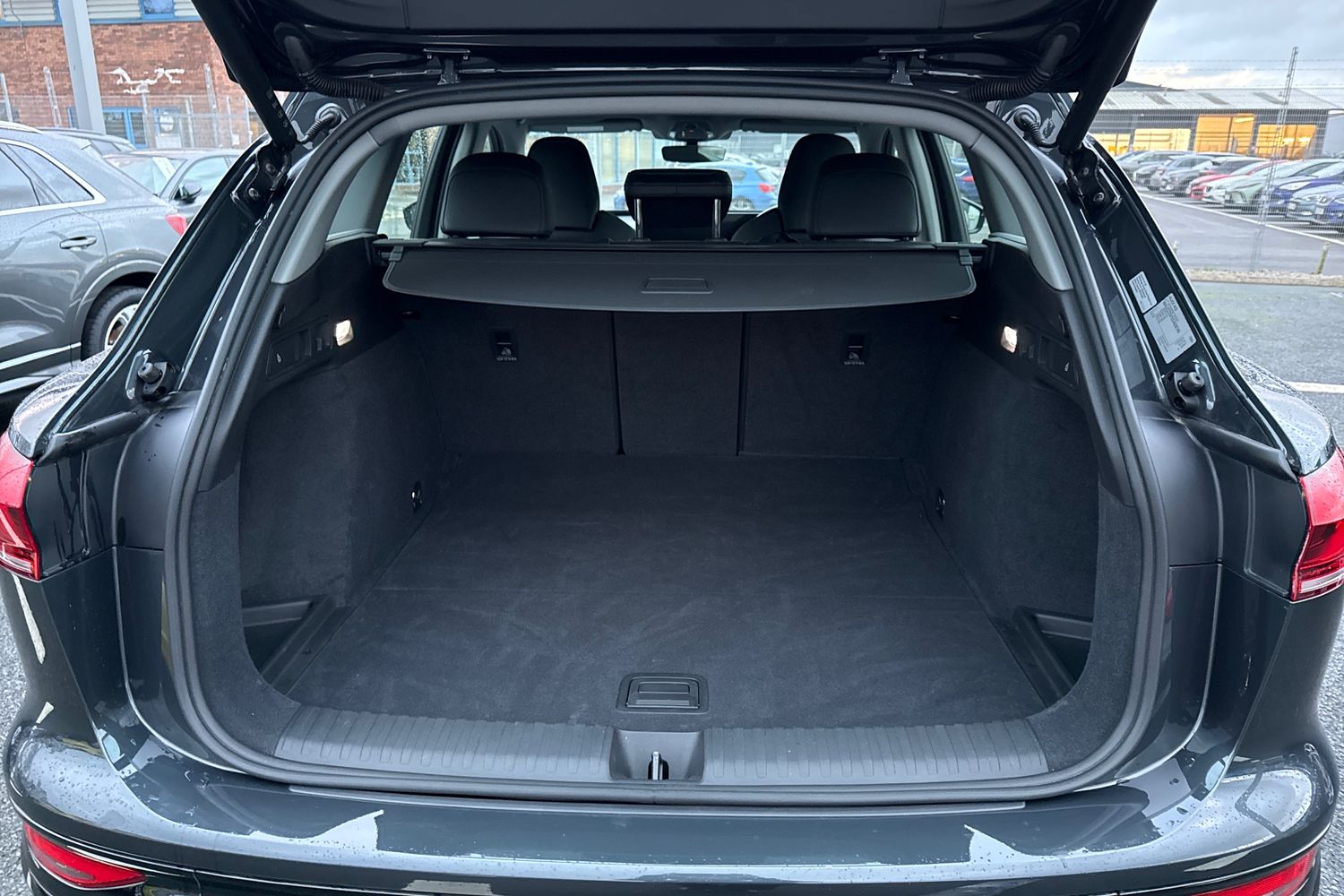 Used Audi Q6 e-tron 2025 for sale - 77368627: Photo 7