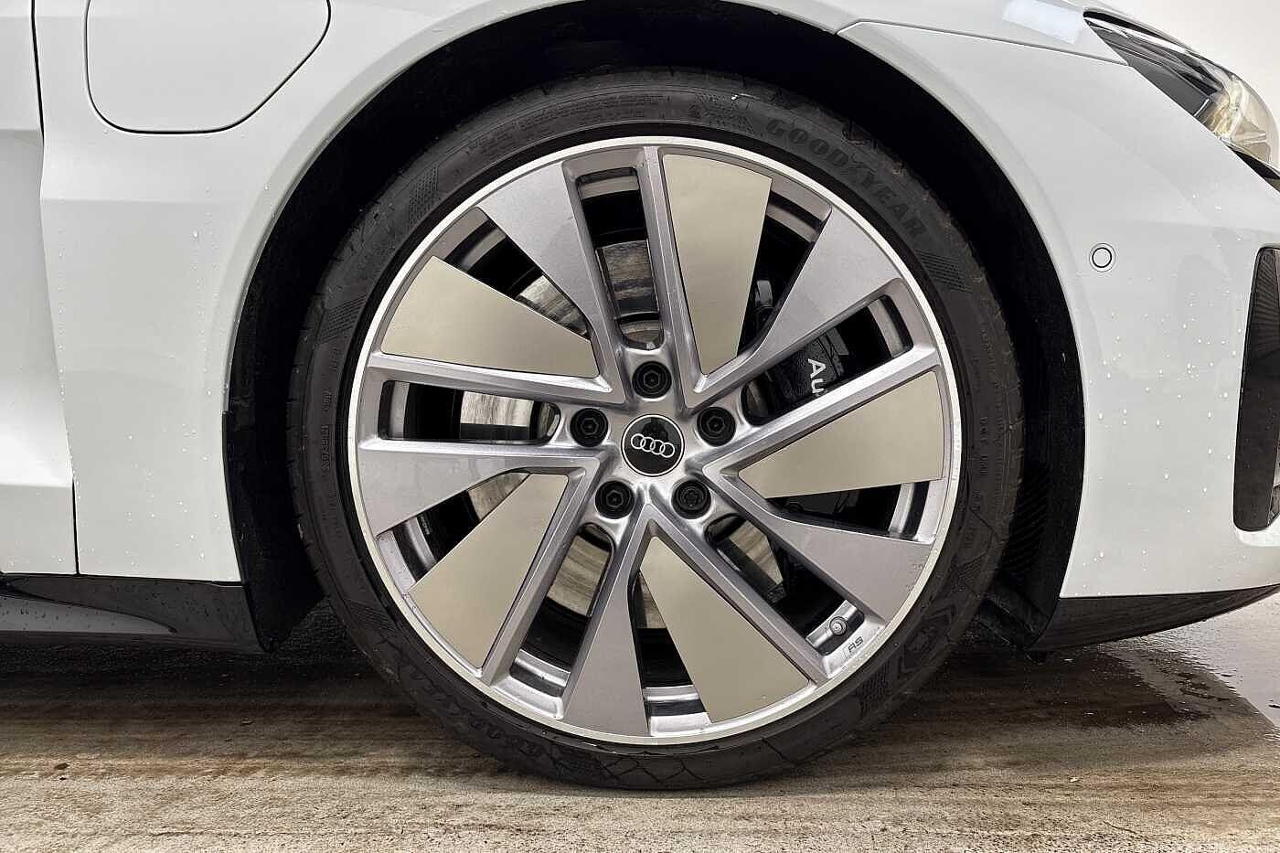 Used Audi RS e-tron GT 2023 for sale - 76385436: Photo 4