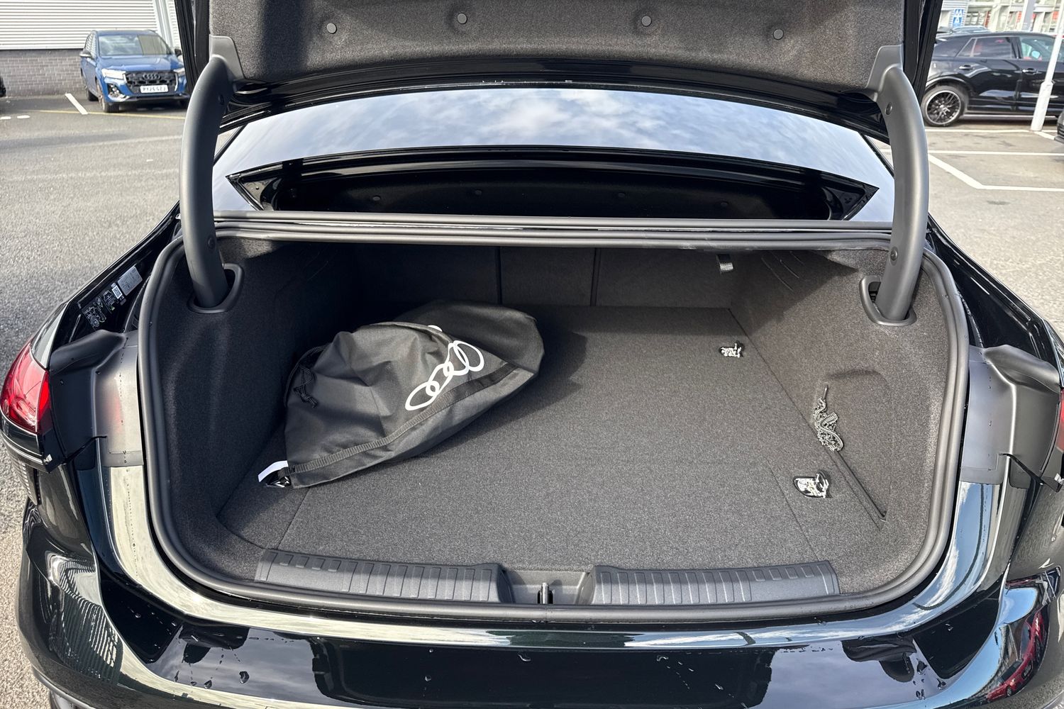 Used Audi A6 Saloon 2025 for sale - 76232565: Photo 6
