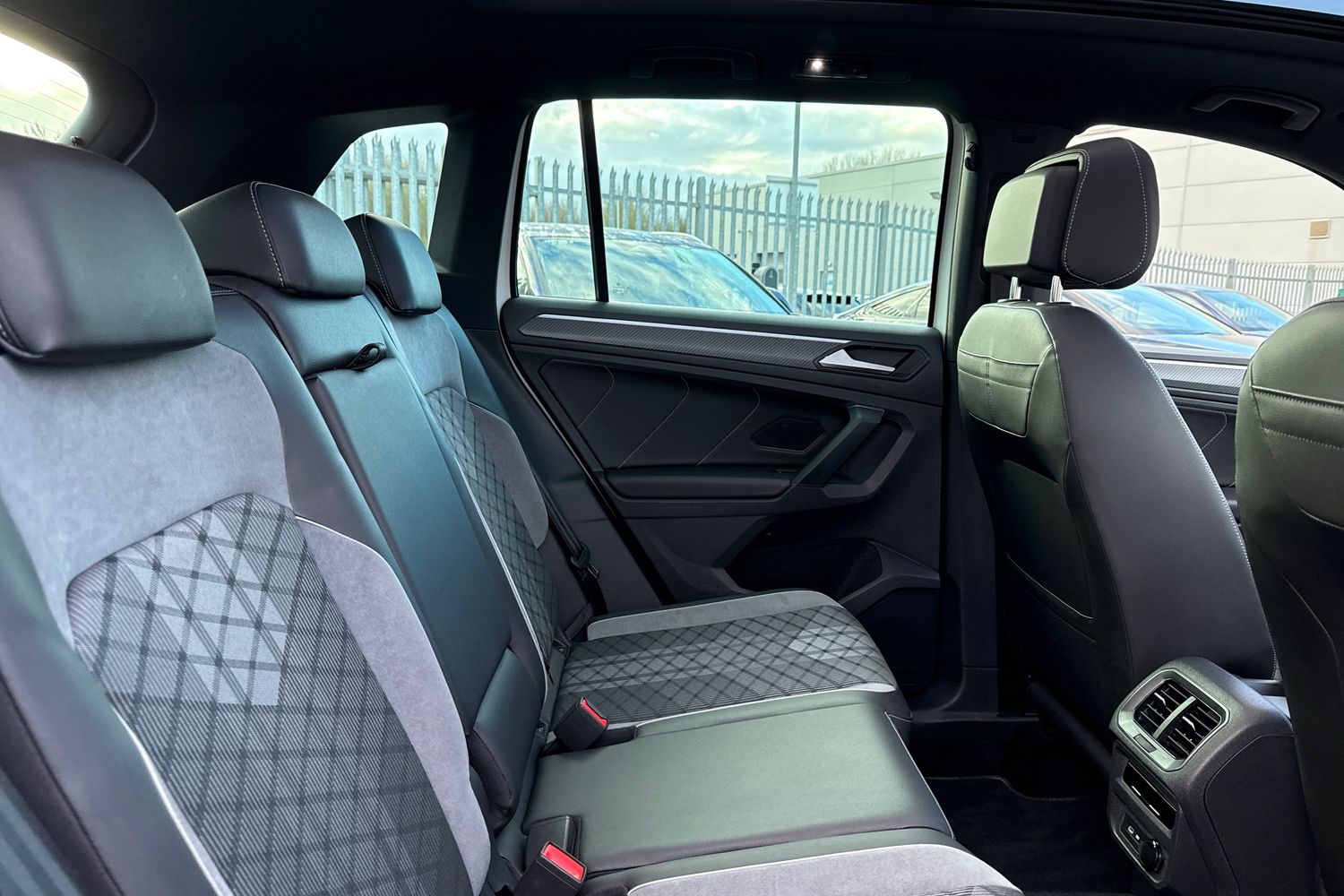 Used Volkswagen Tiguan 2023 for sale - 77368439: Photo 38