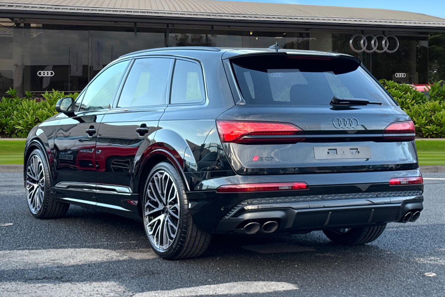 Used Audi SQ7 2025 for sale - 76968058: Photo 2