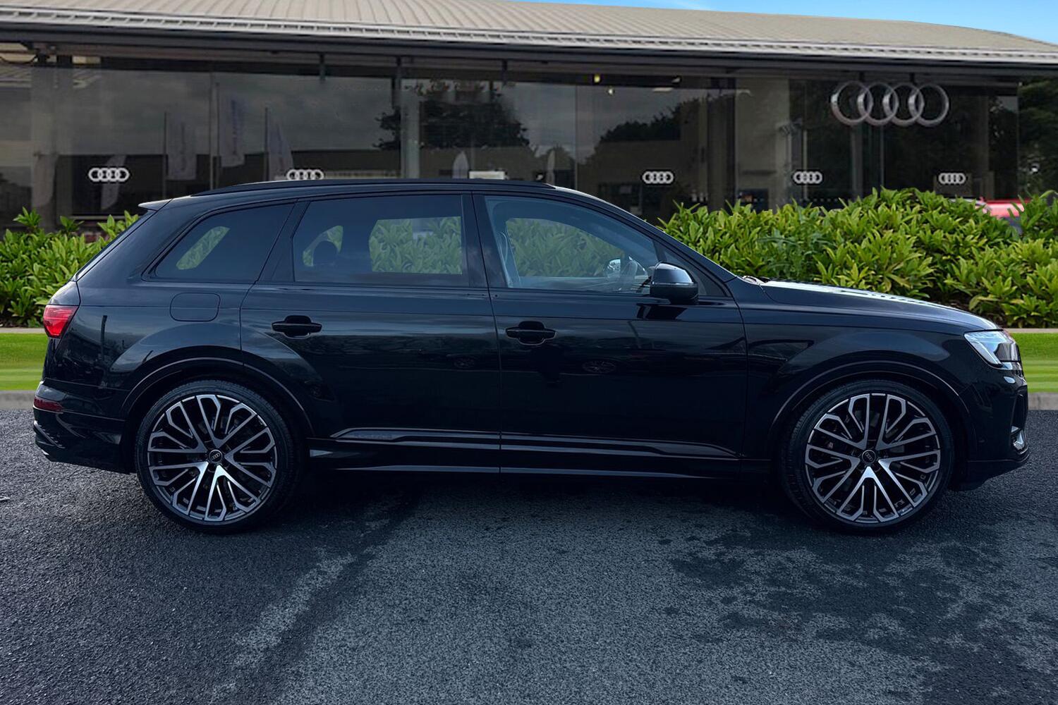 Used Audi SQ7 2025 for sale - 76968058: Photo 3