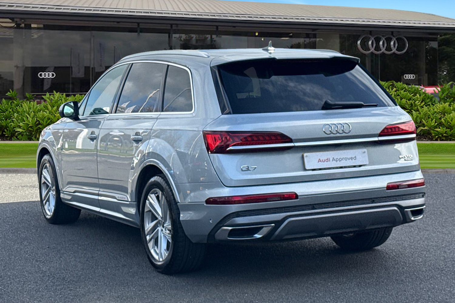 Used Audi Q7 2023 for sale - 78055870: Photo 2