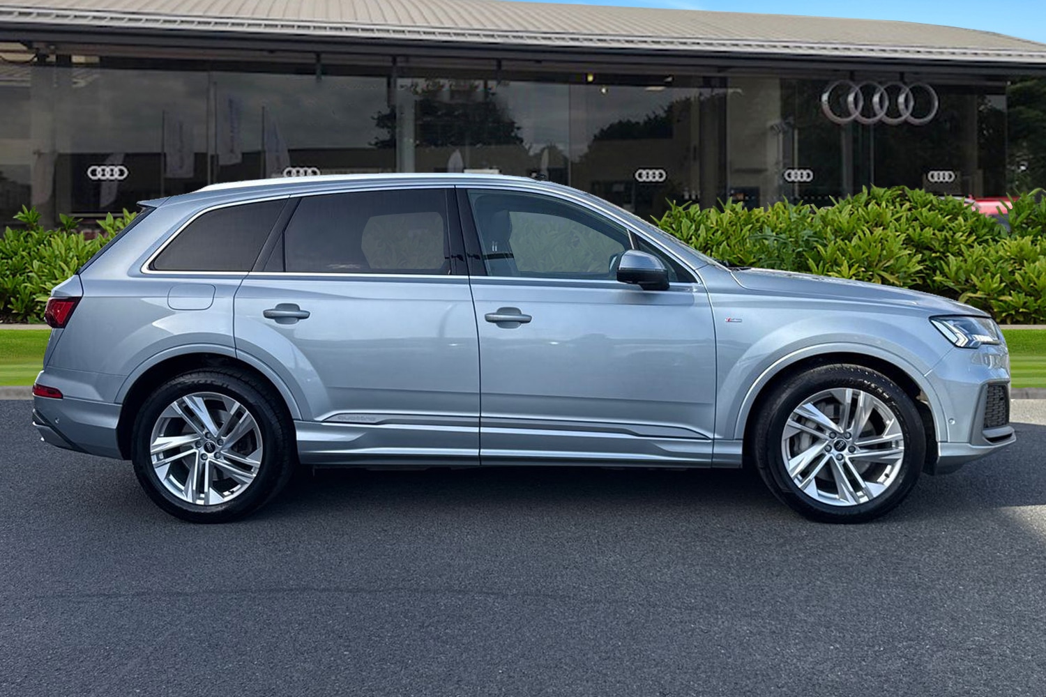 Used Audi Q7 2023 for sale - 78055870: Photo 3