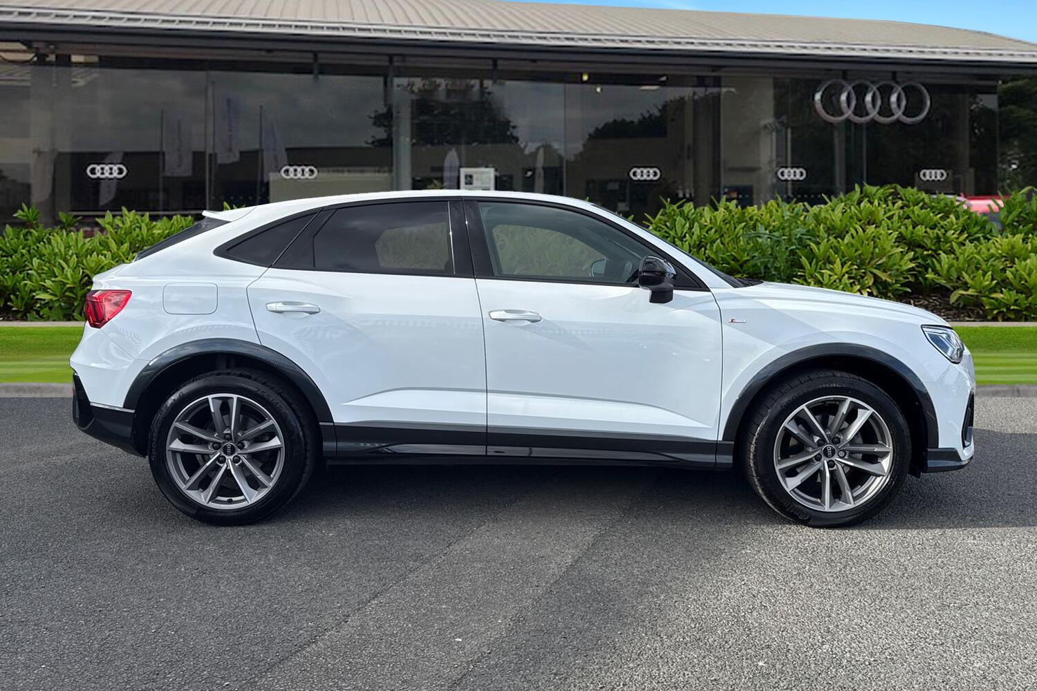 Used Audi Q3 2023 for sale - 77849354: Photo 3