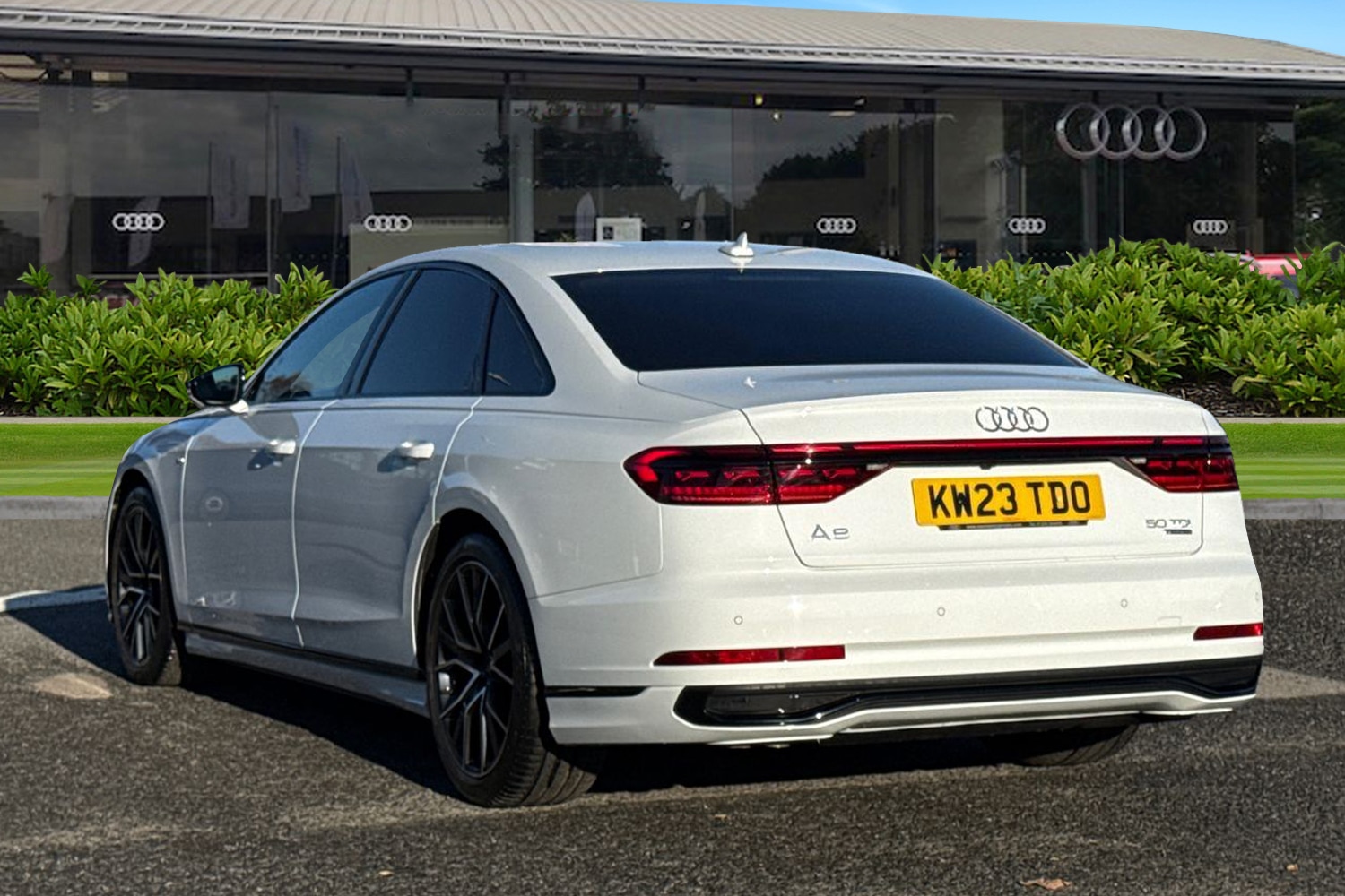 Used Audi A8 2023 for sale - 77582634: Photo 2