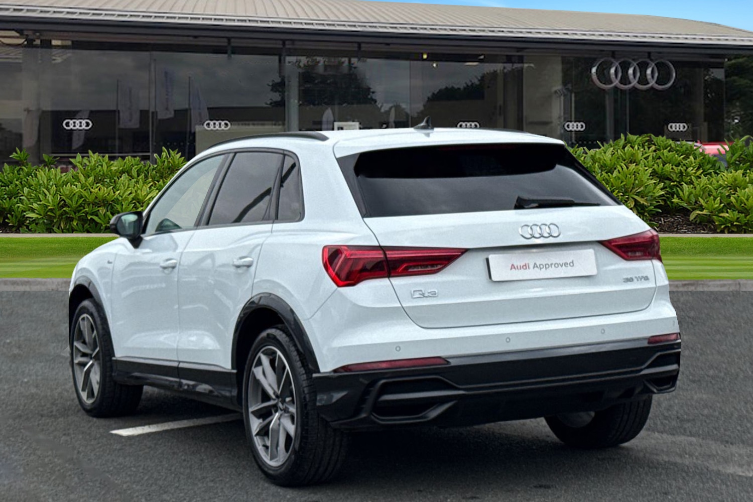 Used Audi Q3 2021 for sale - 77963398: Photo 2