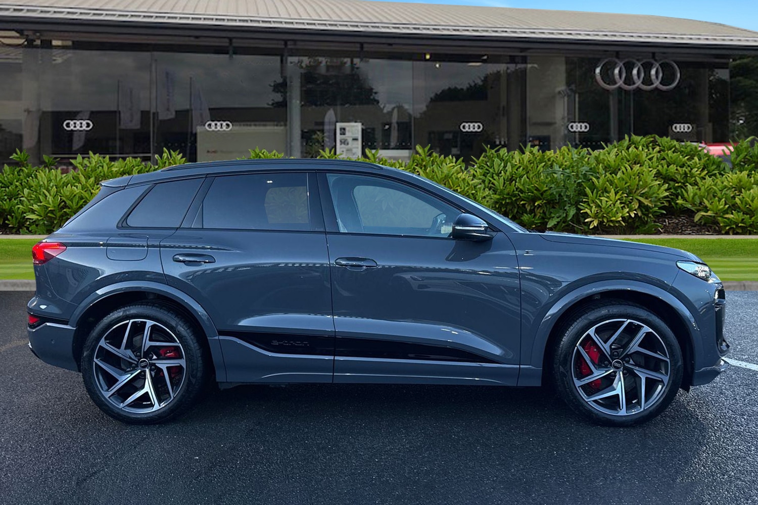 Used Audi Q6 e-tron 2024 for sale - 77368441: Photo 3