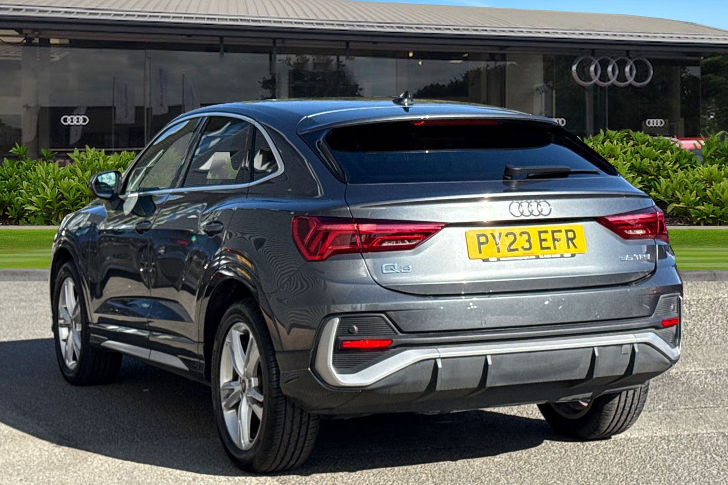 Used Audi Q3 2023 for sale - 76077470: Photo 2