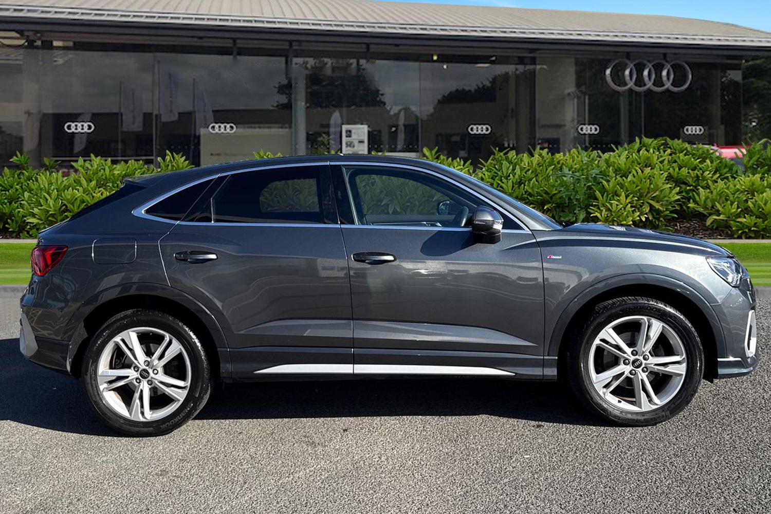Used Audi Q3 2023 for sale - 76077470: Photo 4
