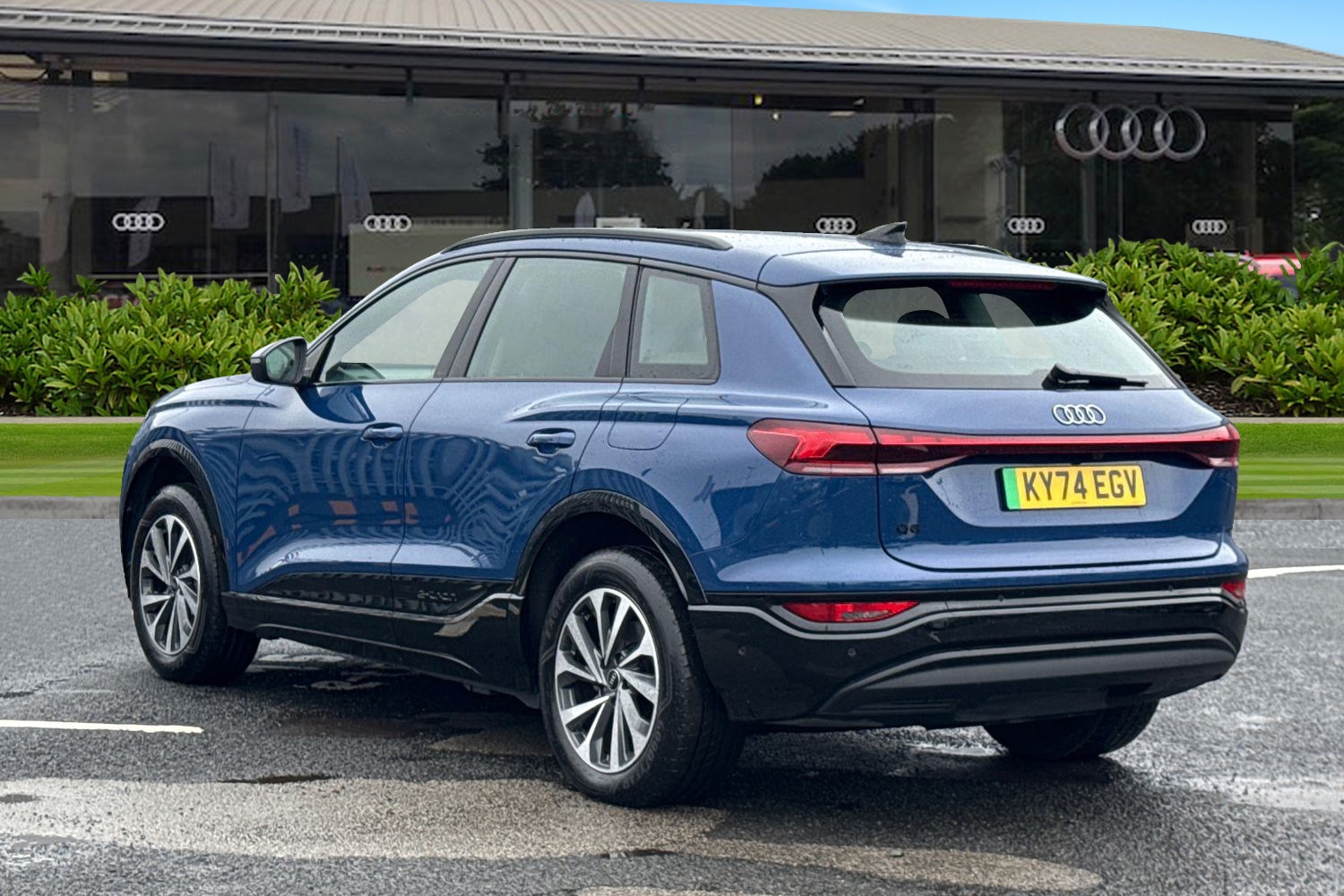 Used Audi Q6 e-tron 2024 for sale - 75970548: Photo 2