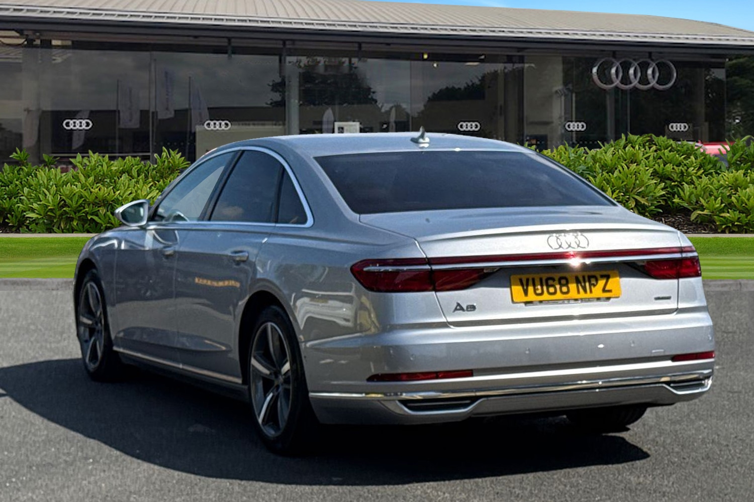Used Audi A8 2018 for sale - 76090165: Photo 2