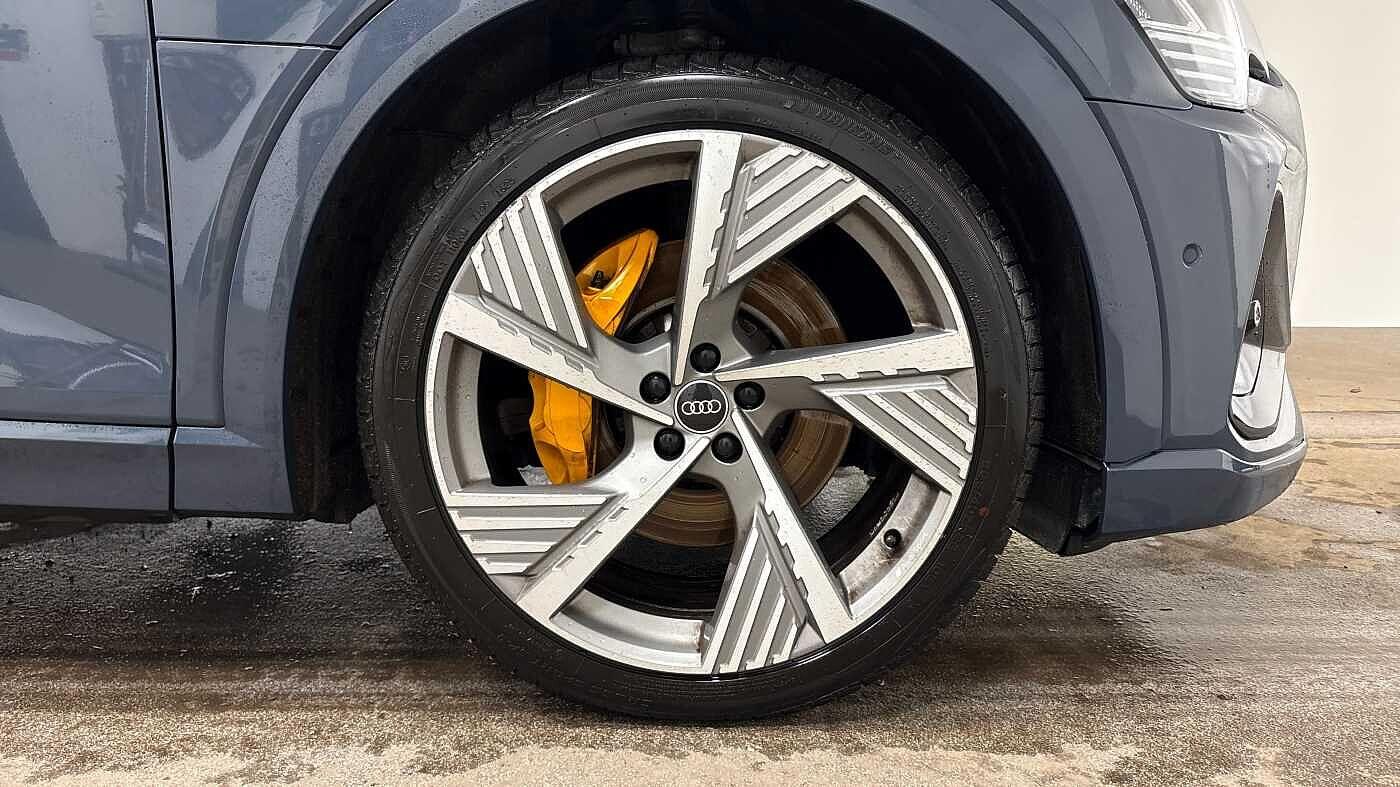 Used Audi e-tron 2022 for sale - 76641765: Photo 4