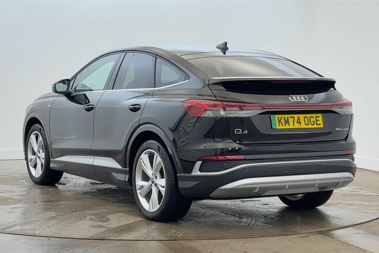 Used Audi Q4 e-tron 2024 for sale - 77161401: Photo 2