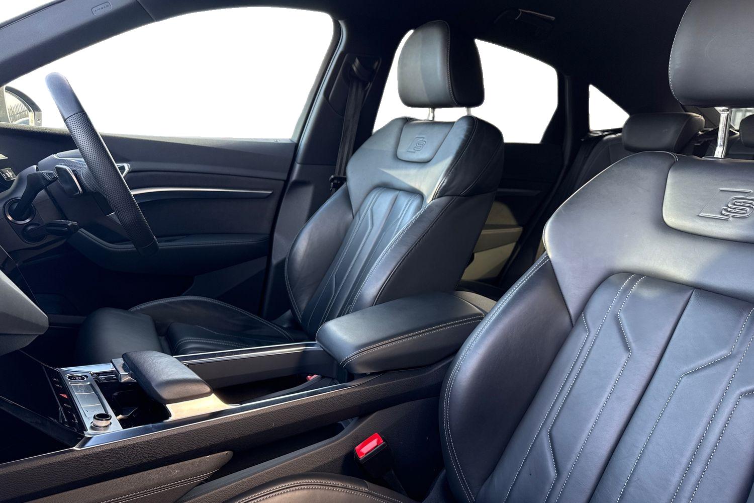 Used Audi Q8 e-tron 2023 for sale - 77535330: Photo 16