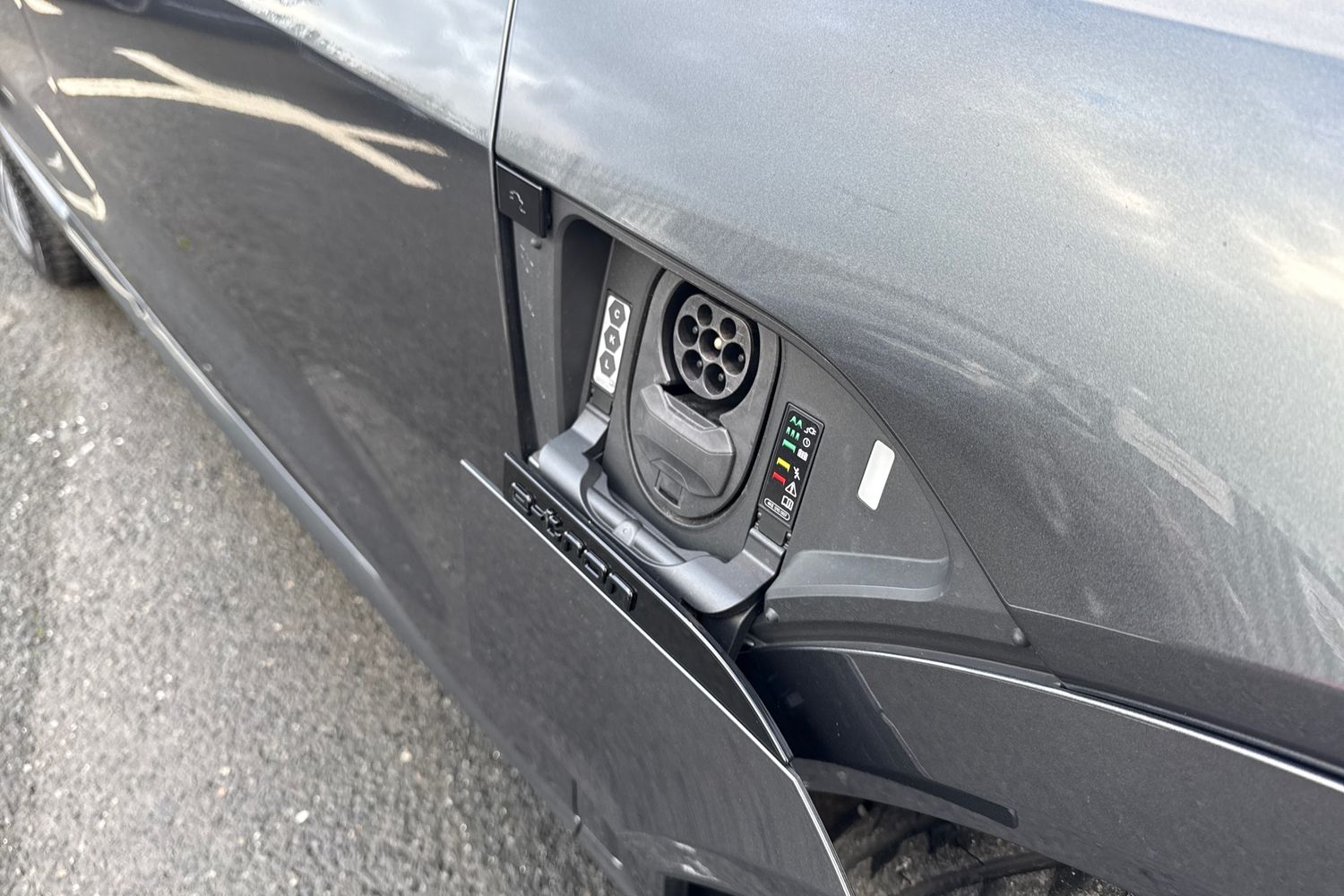 Used Audi Q8 e-tron 2024 for sale - 77368672: Photo 28