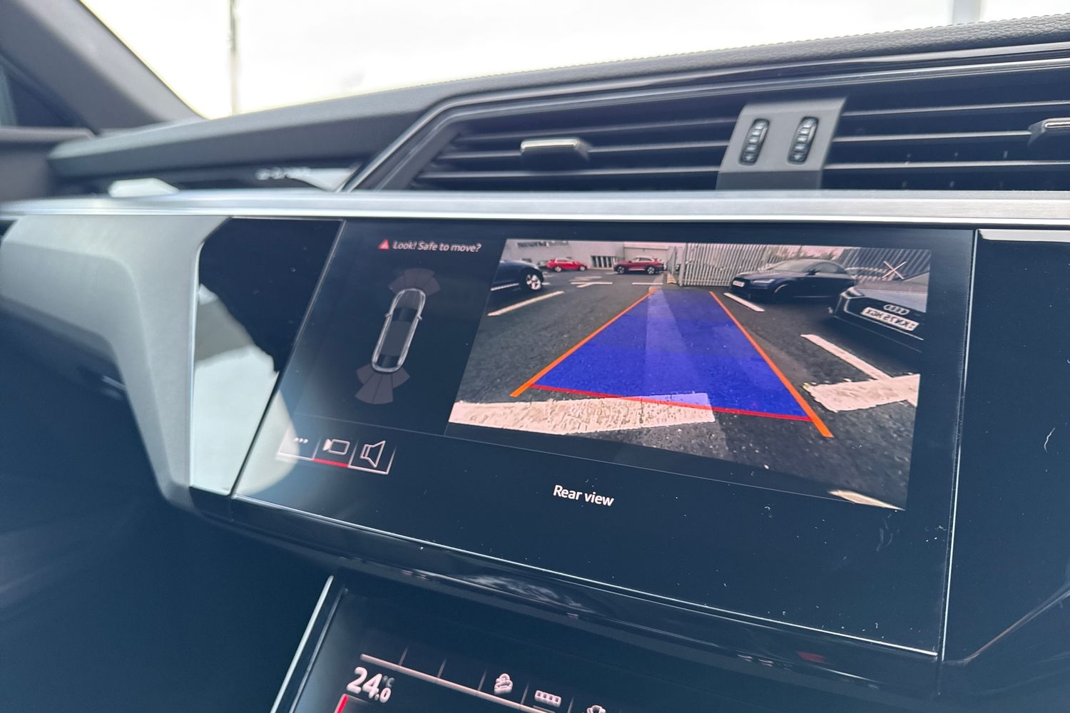 Used Audi Q8 e-tron 2024 for sale - 77368672: Photo 56