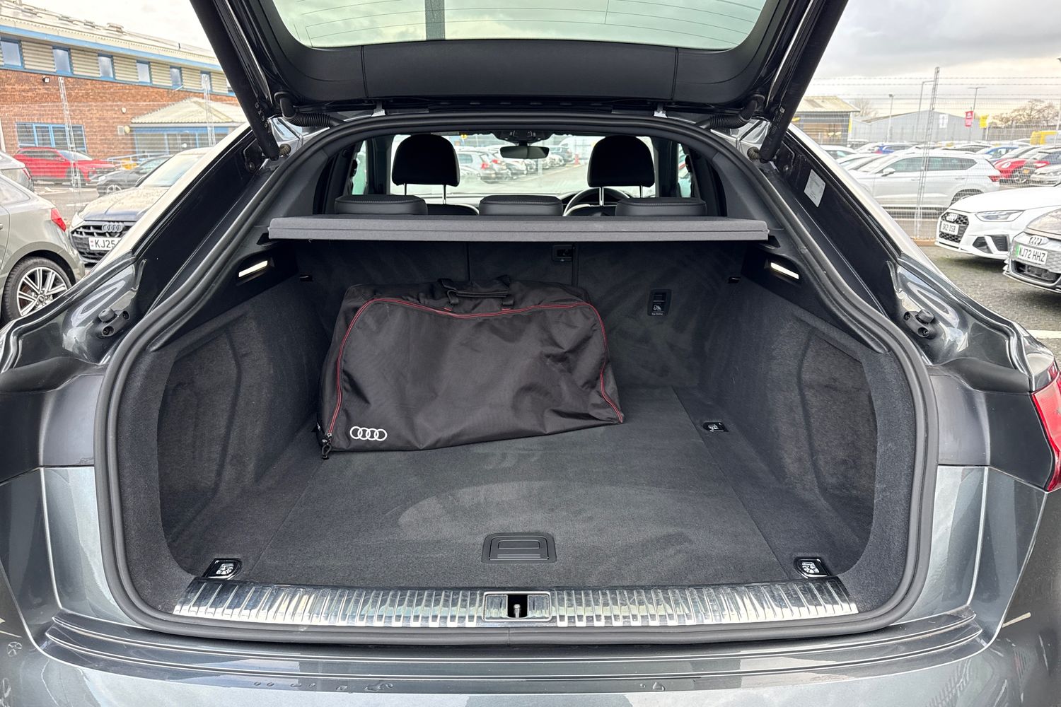 Used Audi Q8 e-tron 2024 for sale - 77368672: Photo 7