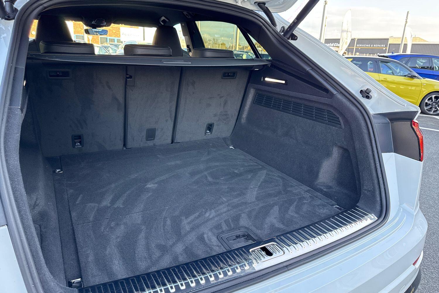 Used Audi Q8 2025 for sale - 76535303: Photo 35