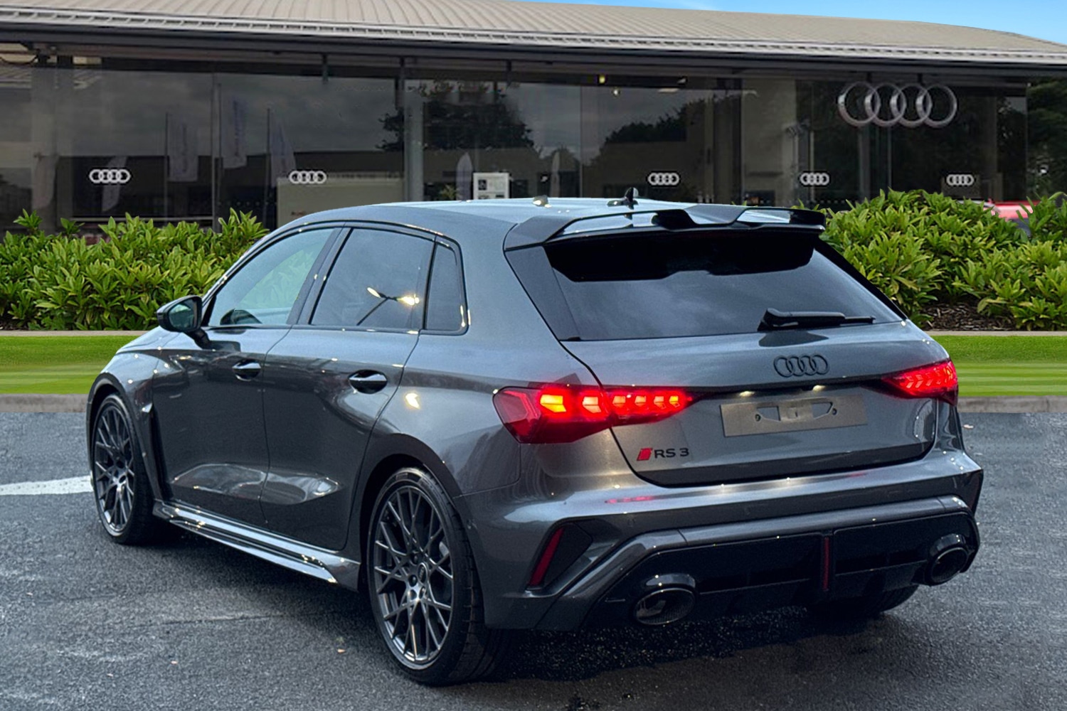 Used Audi RS3 2025 for sale - 76334398: Photo 2