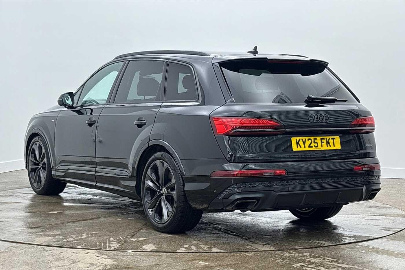 Used Audi Q7 2025 for sale - 77733753: Photo 2