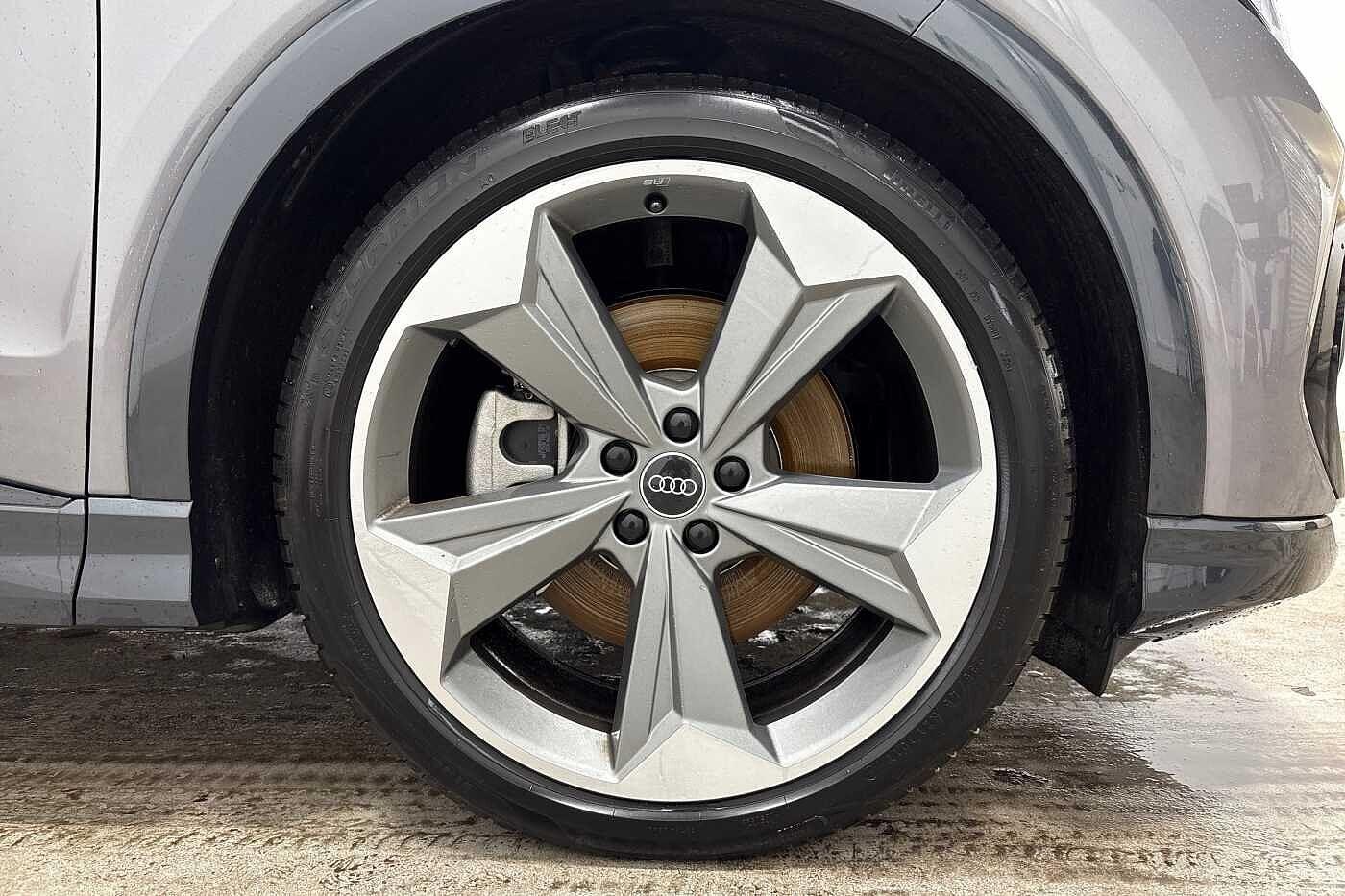 Used Audi Q4 e-tron 2025 for sale - 76590508: Photo 4