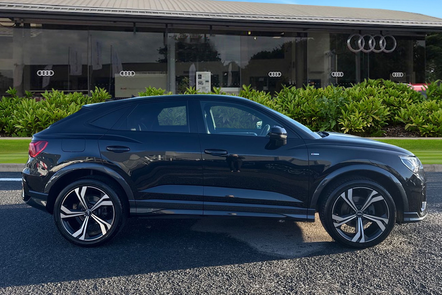 Used Audi Q3 2020 for sale - 76711773: Photo 3