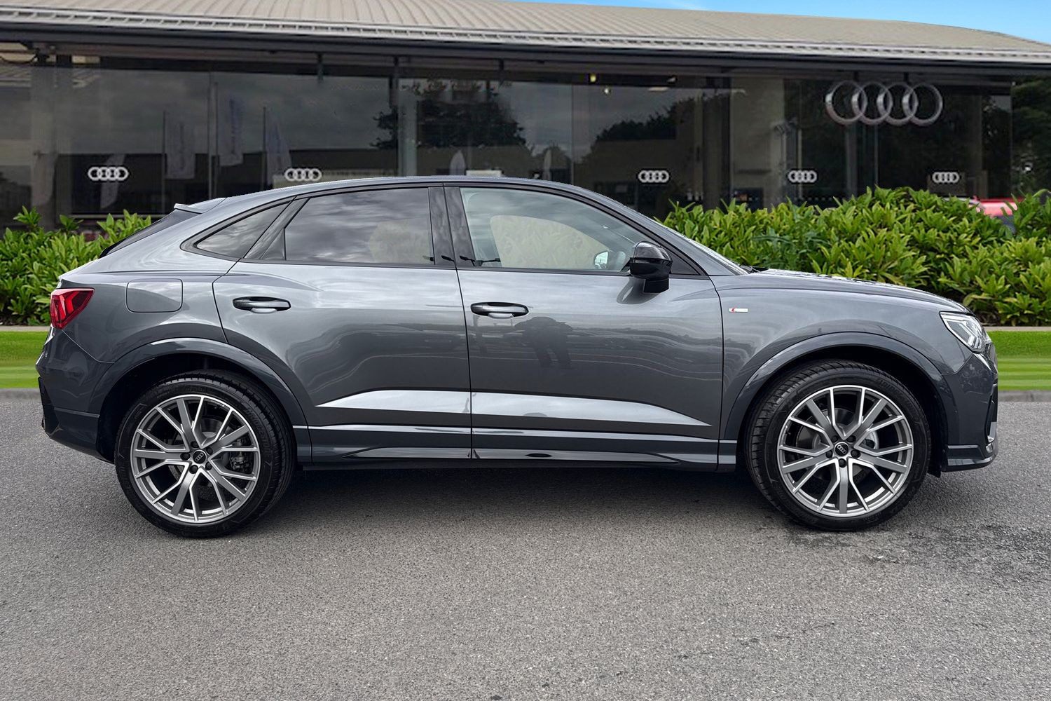 Used Audi Q3 2025 for sale - 77700638: Photo 3