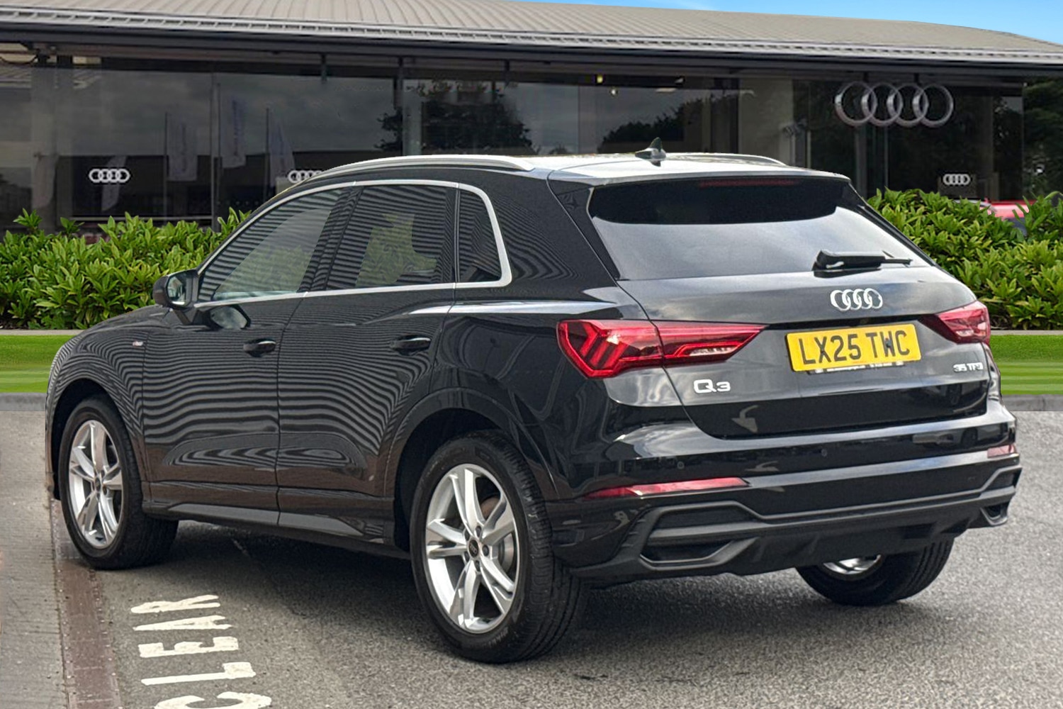 Used Audi Q3 2025 for sale - 76219961: Photo 2