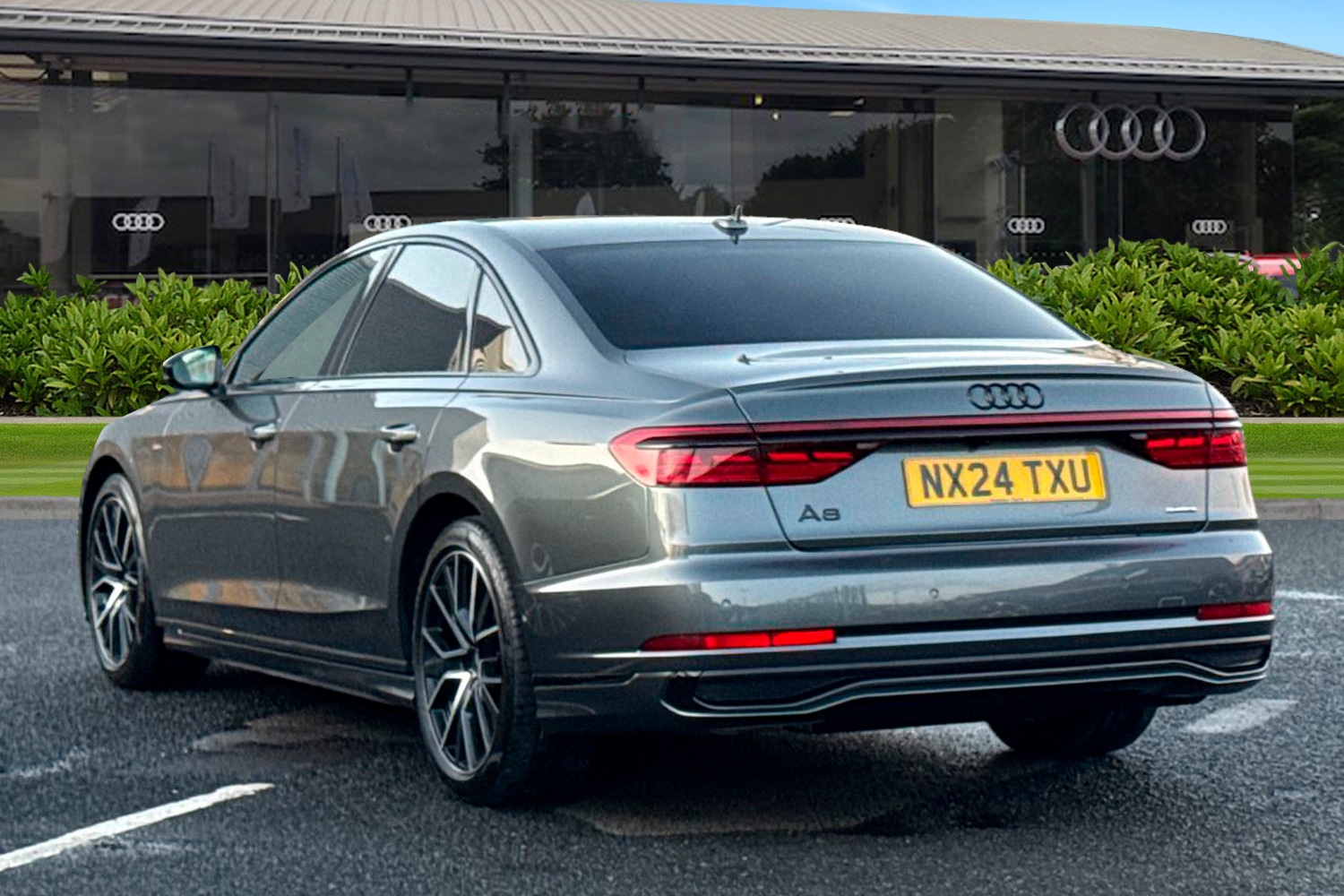 Used Audi A8 2024 for sale - 76805247: Photo 2