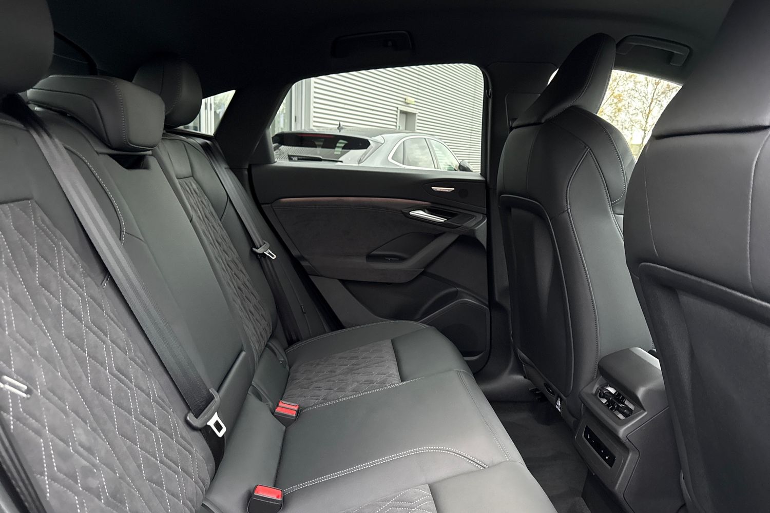 Used Audi Q6 e-tron 2025 for sale - 76610899: Photo 38