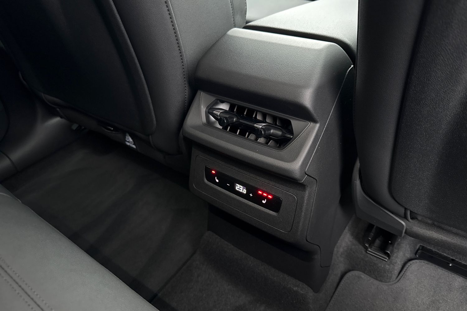 Used Audi Q6 e-tron 2025 for sale - 76610899: Photo 41