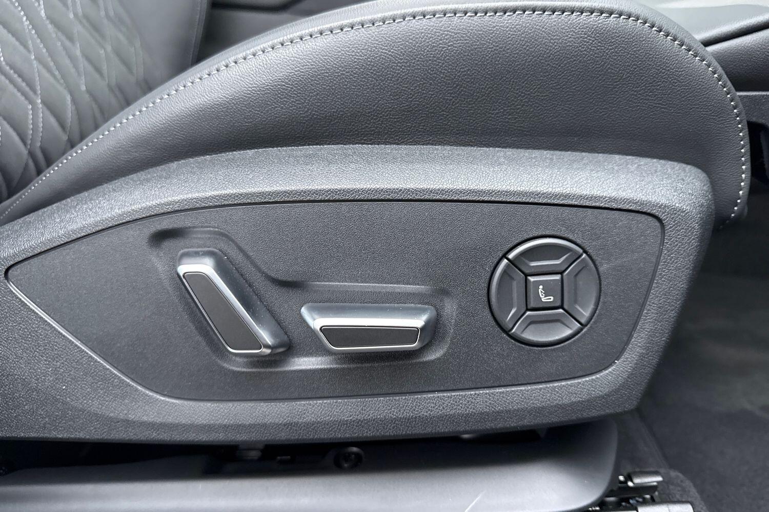 Used Audi Q6 e-tron 2025 for sale - 76610899: Photo 44