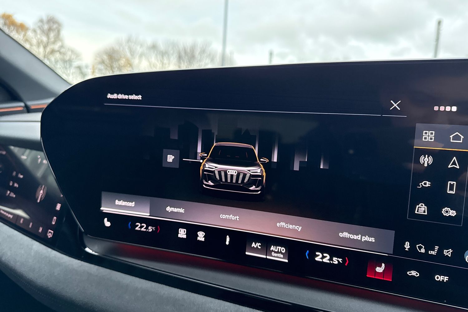 Used Audi Q6 e-tron 2025 for sale - 76610899: Photo 54