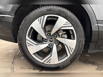 Used Audi Q6 e-tron 2024 for sale - 76385478: Photo