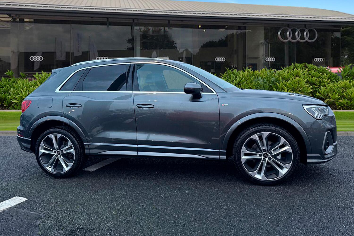 Used Audi Q3 2025 for sale - 76968043: Photo 3