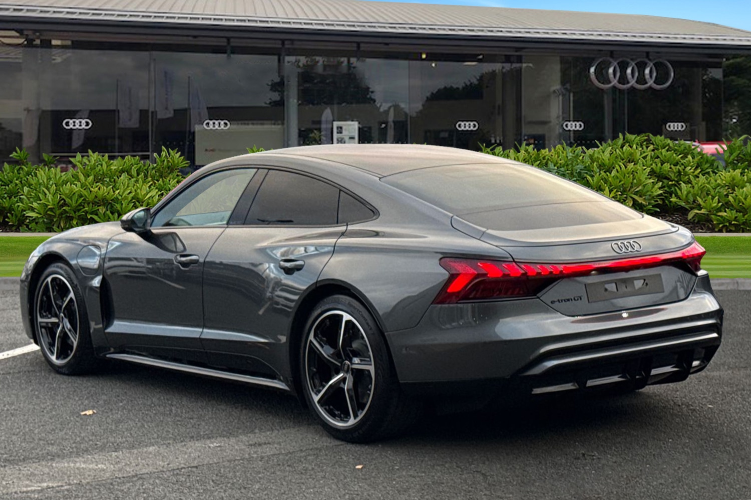 Used Audi e-tron GT 2025 for sale - 76705556: Photo 2