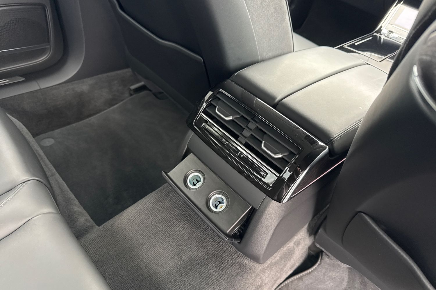 Used Audi A8 2024 for sale - 76156468: Photo 41